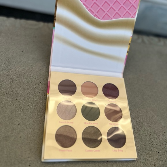 BEAUTY BAKERIE “Breakfast in Bed” Eyeshadow Palette | BRAND NEW, NEVER USED - Picture 3 of 3
